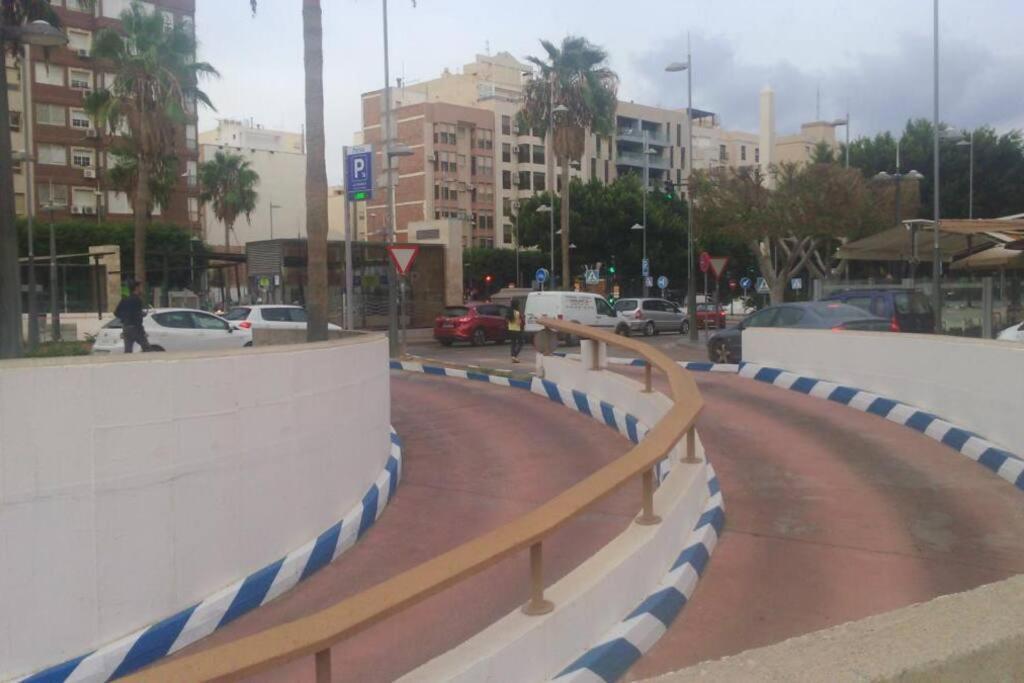 Precioso Piso En Almeria Centro Con Parking Gratis Exterior foto